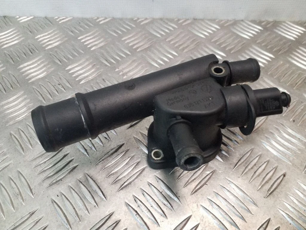 Engine coolant pipe/hose 038121132D