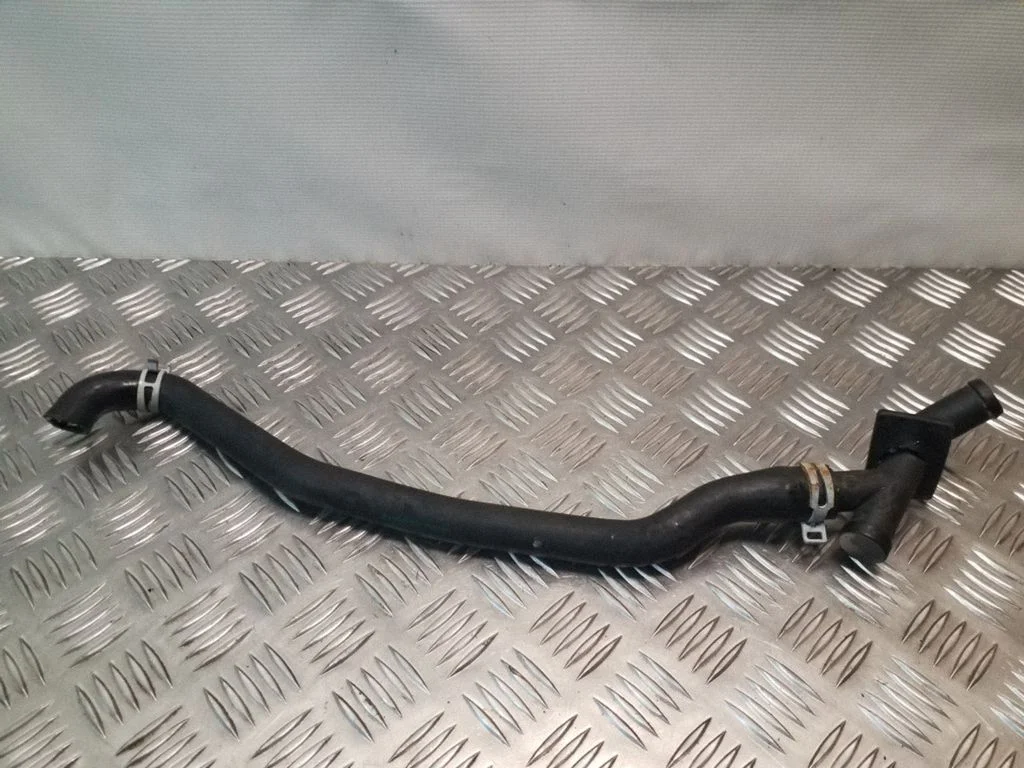 Przewody układu chłodzenia silnika A1645062035