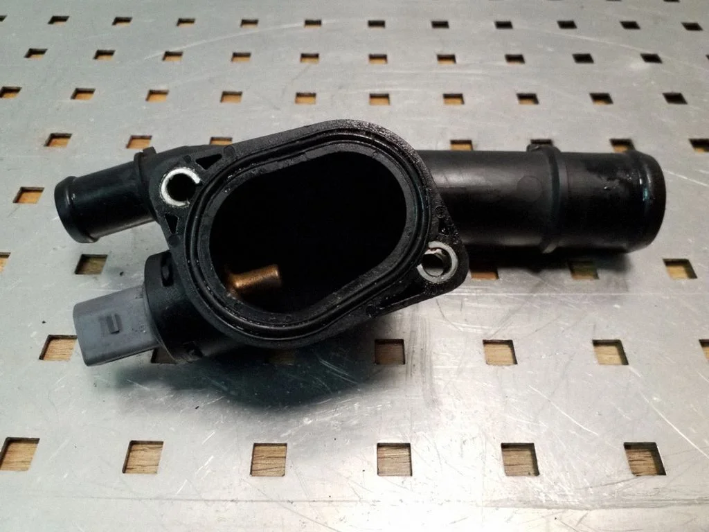 Przewody układu chłodzenia silnika – Volkswagen Passat B6 (2005-2010)