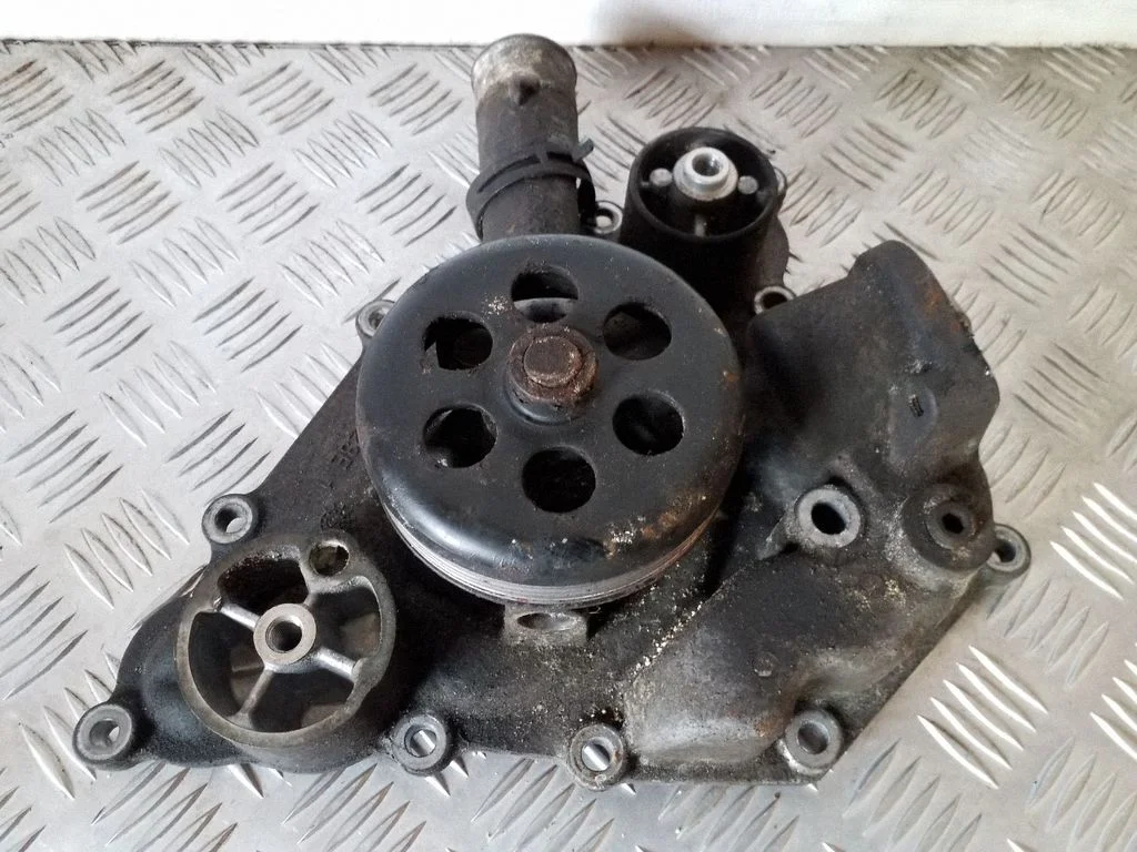 Water pump 04792838AA