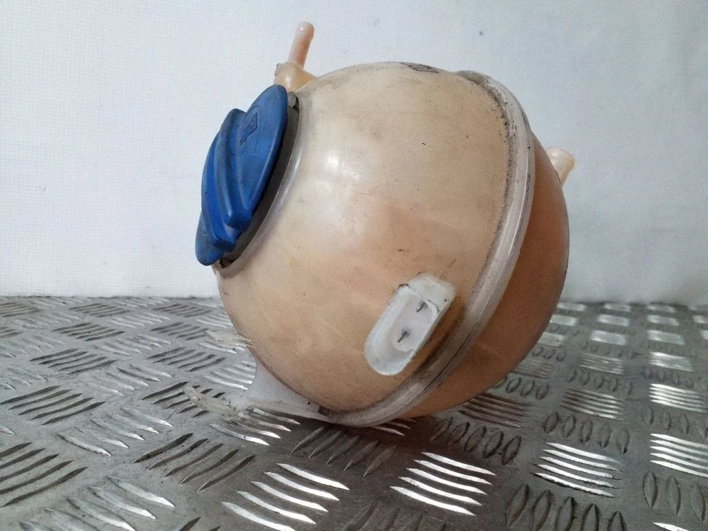 Coolant expansion tank/reservoir 1K0121407A