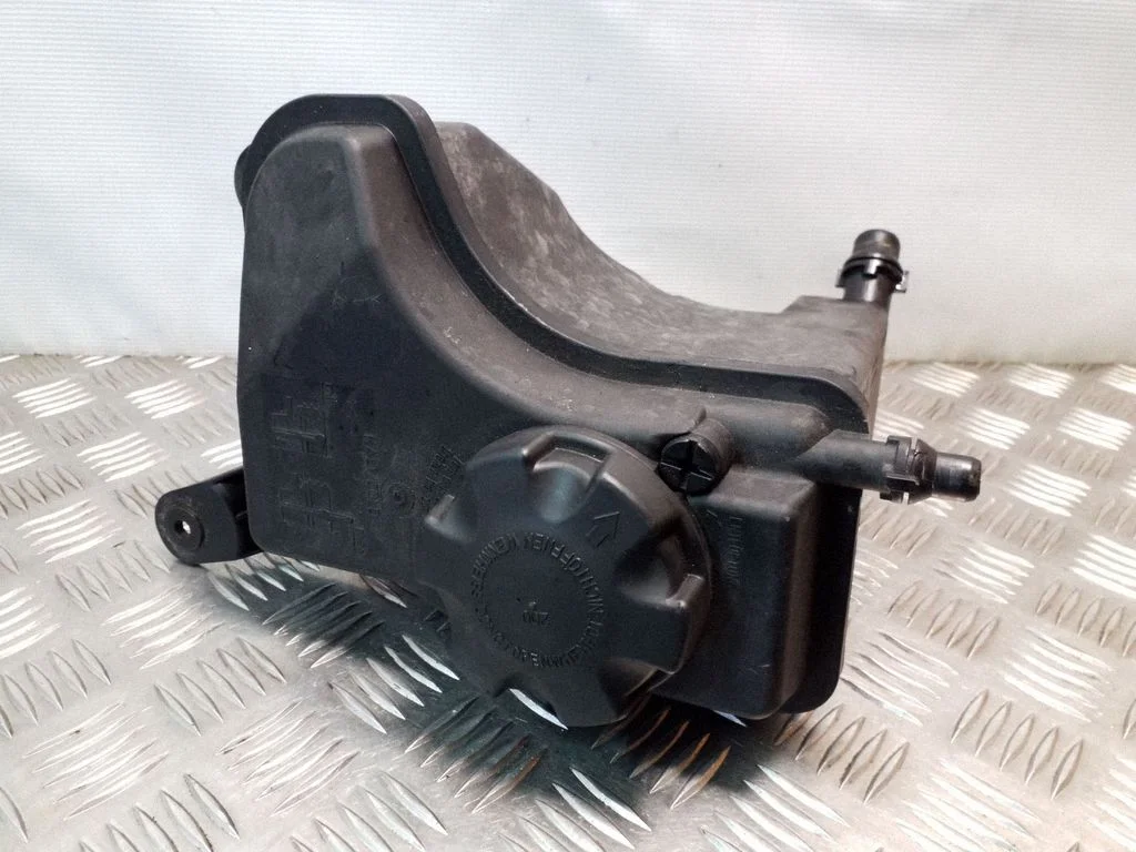 Coolant expansion tank/reservoir 7810592