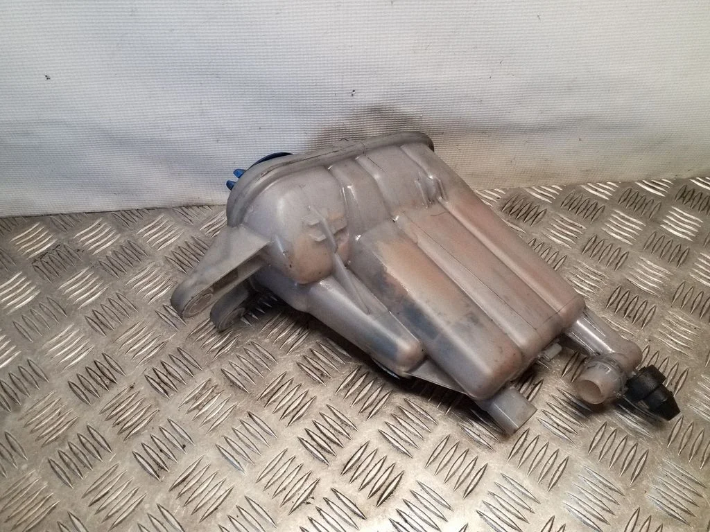 Coolant expansion tank/reservoir – Audi Q5 SQ5 8R (2008-2017)