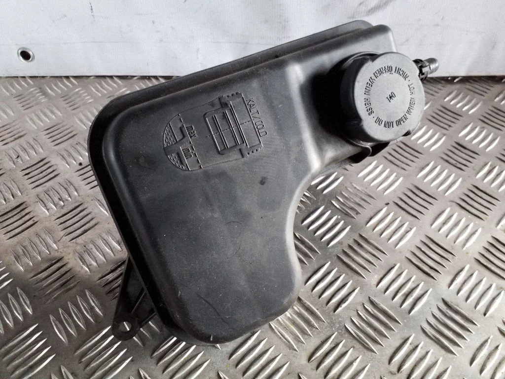 Coolant expansion tank/reservoir 7800293