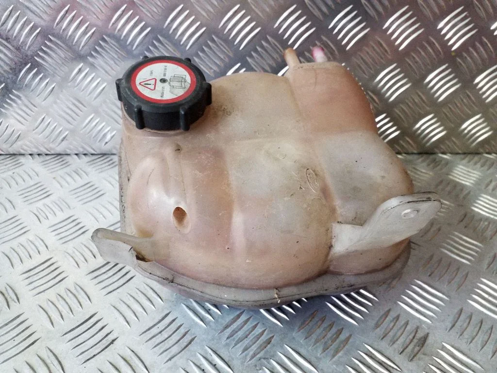 Aušinimo skysčio išsiplėtimo bakelis