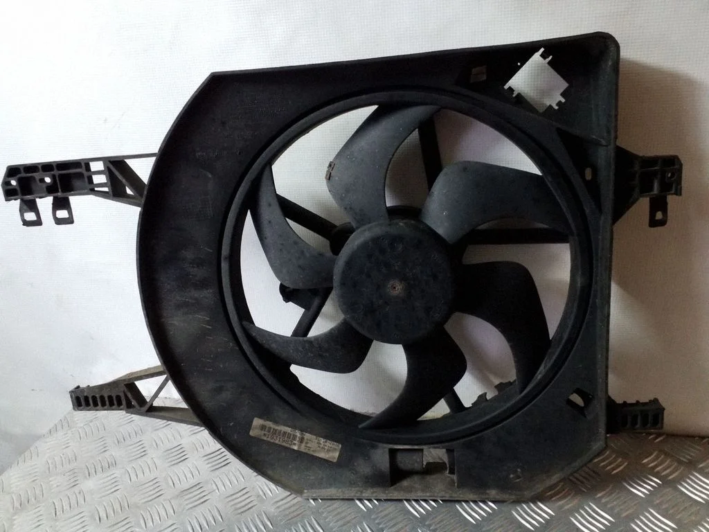 Wentylator chłodnicy elektryczny 8200409478C