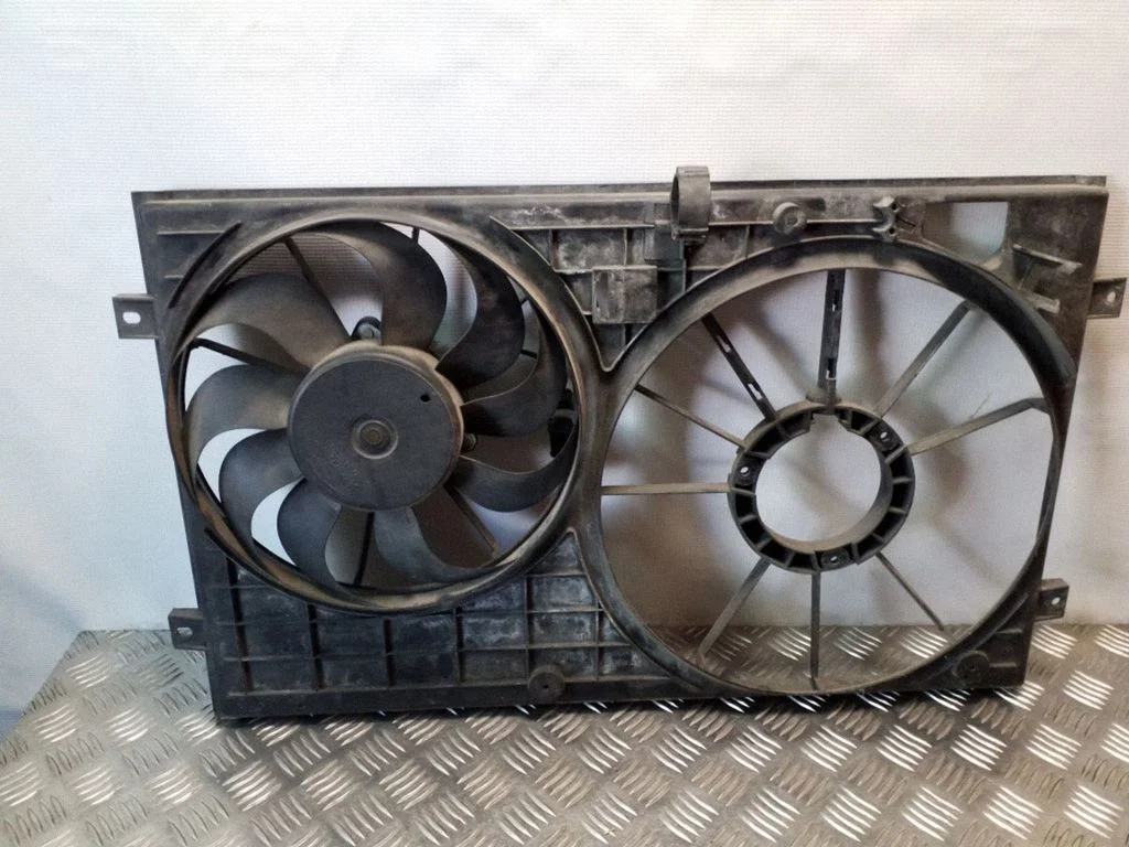 Electric radiator cooling fan 885002648