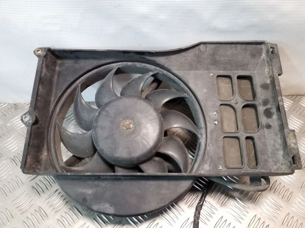 Elektriline radiaatori jahutusventilaator 4A0121207B