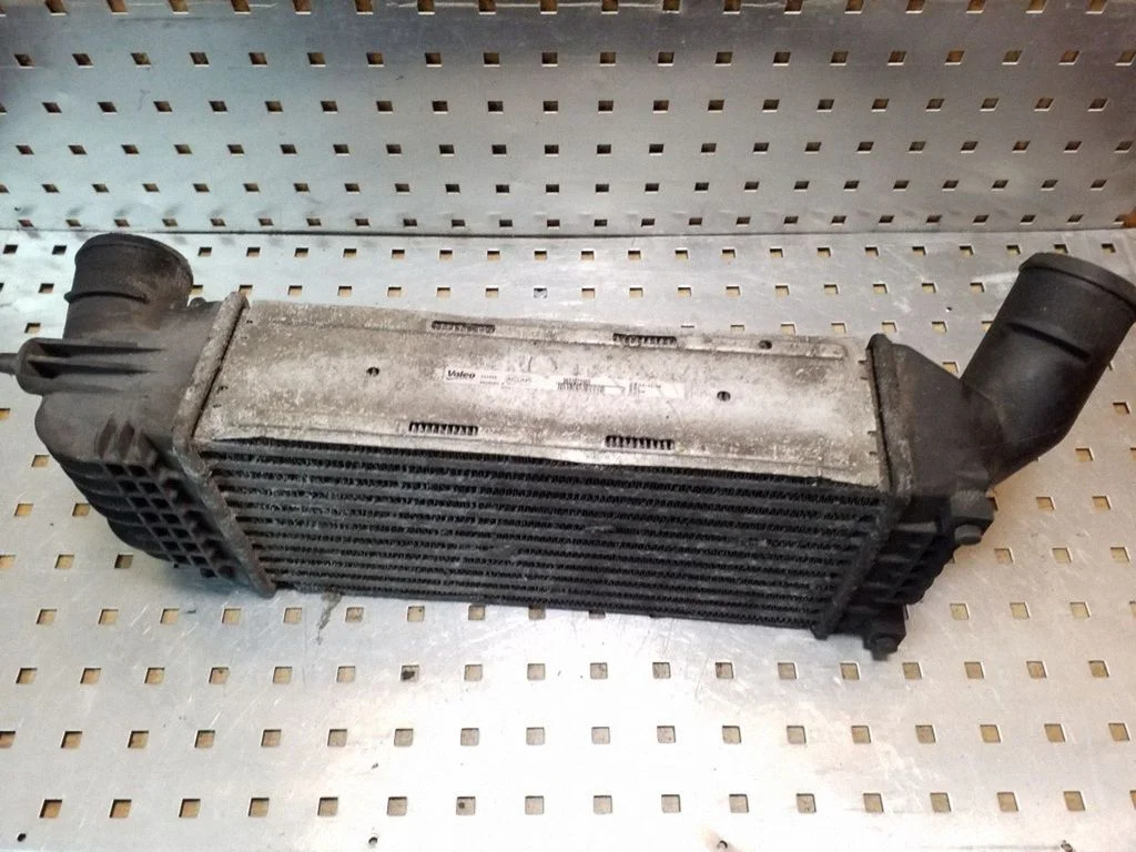 Vahejahuti radiaator 9657073480