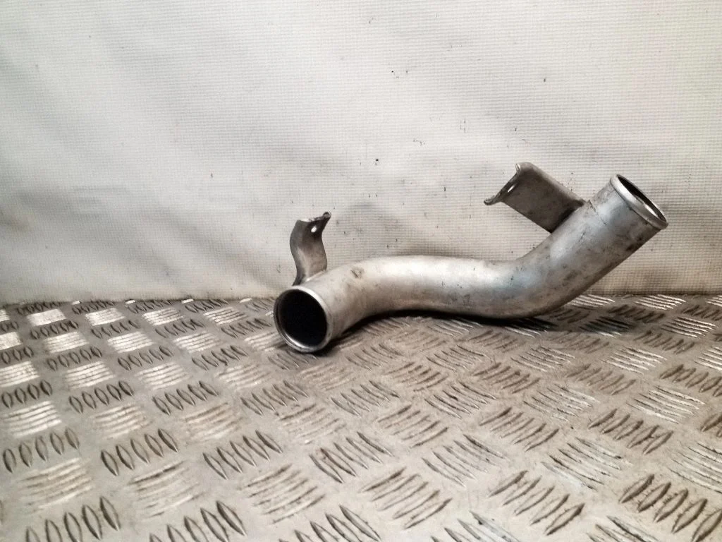 Intercooler hose/pipe