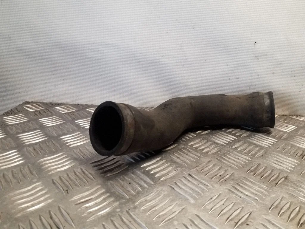 Intercooler hose/pipe
