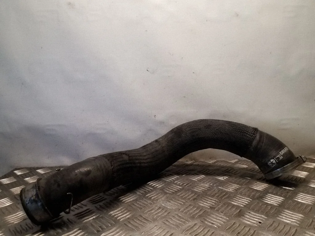 Wąż / rura intercoolera 04861689AB