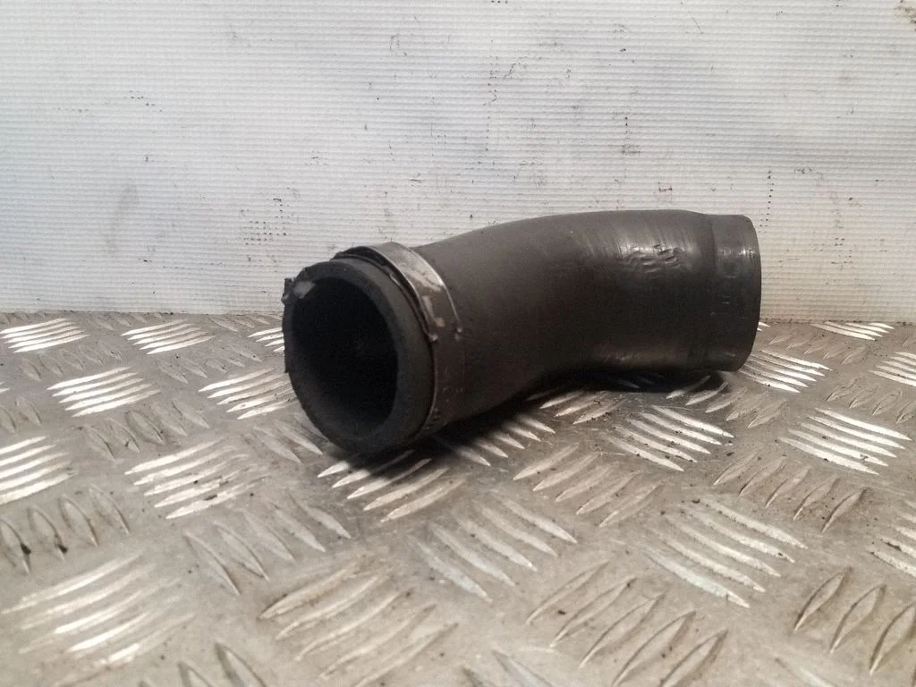 Intercooler hose/pipe