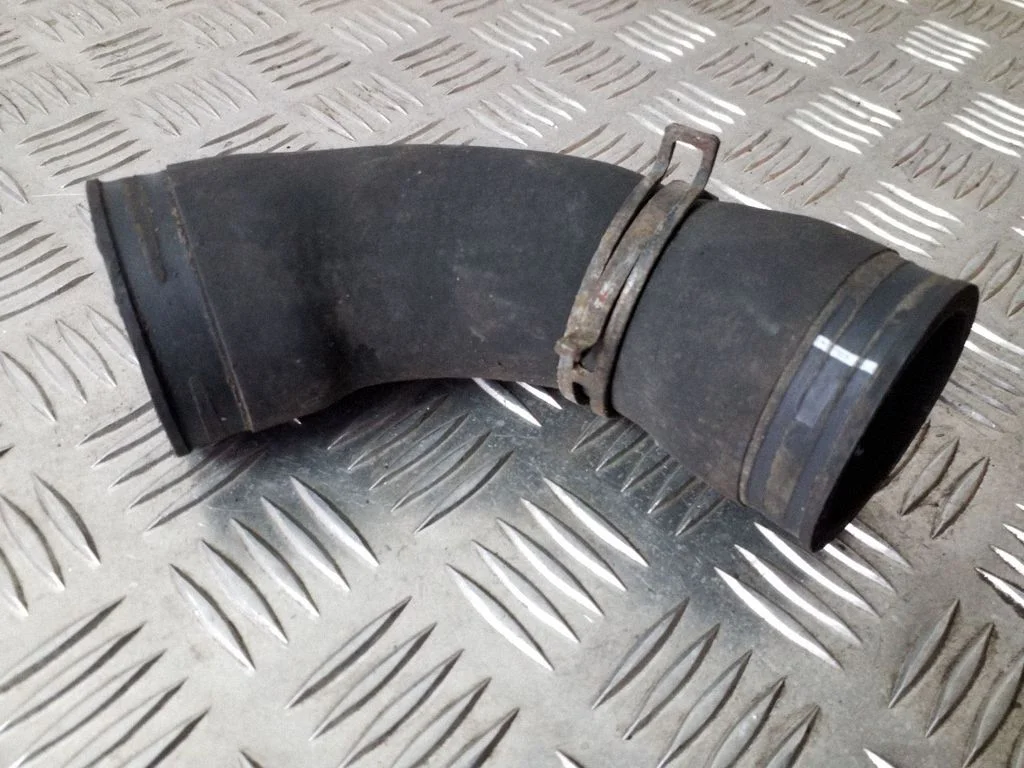Intercooler hose/pipe