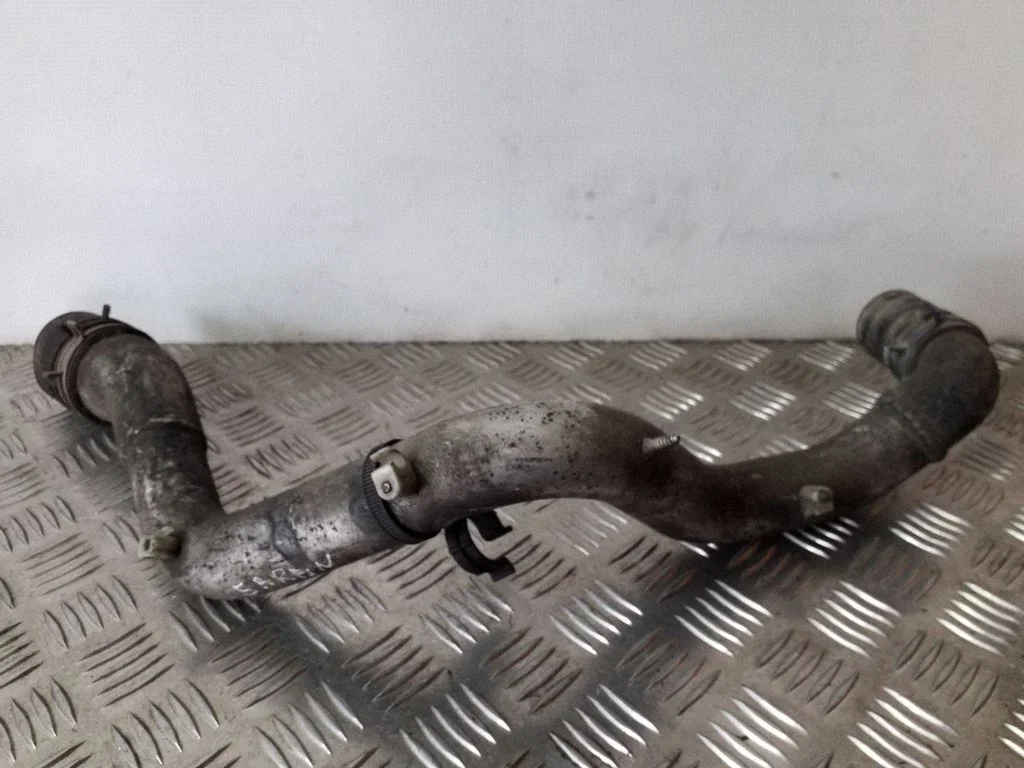 Intercooler hose/pipe