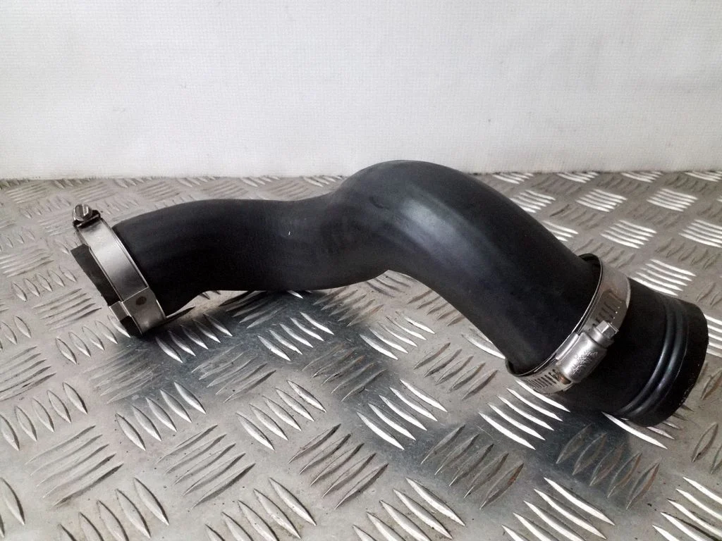 Intercooler hose/pipe CV616K863AF