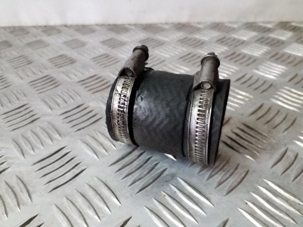 Intercooler hose/pipe – Infiniti EX (2007-)