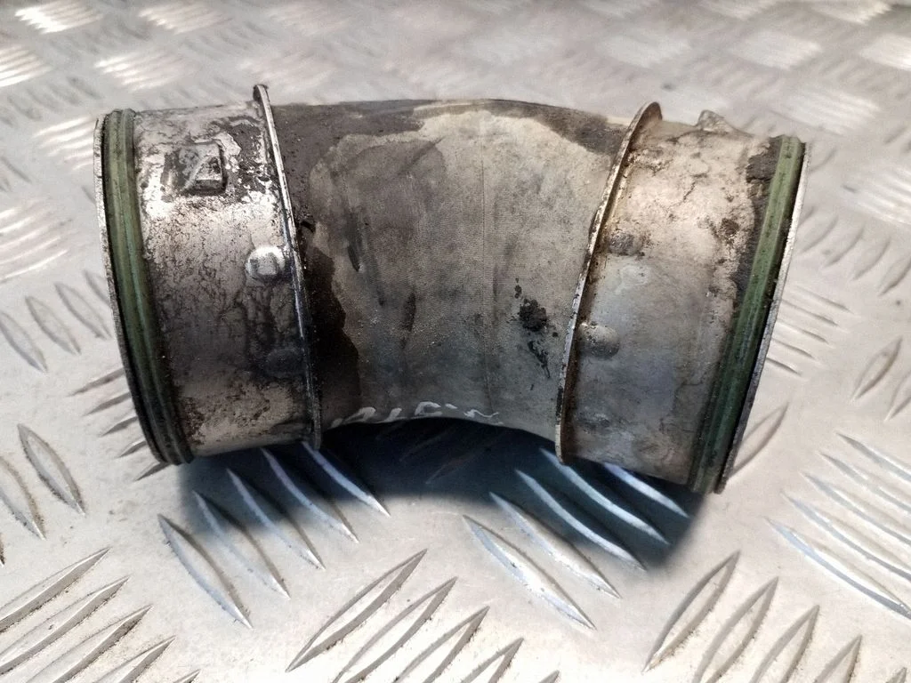 Wąż / rura intercoolera 7L6145967B