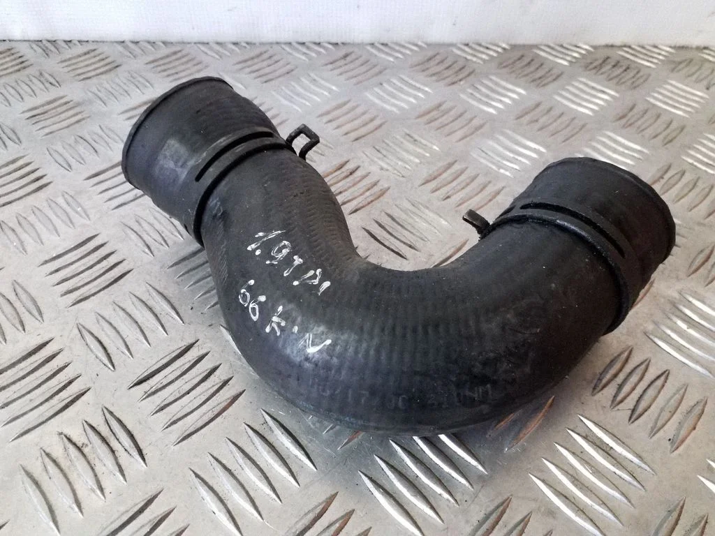 Vahejahuti voolik (-ud)/ toru (-d) – Volkswagen Golf IV (1998-2005)