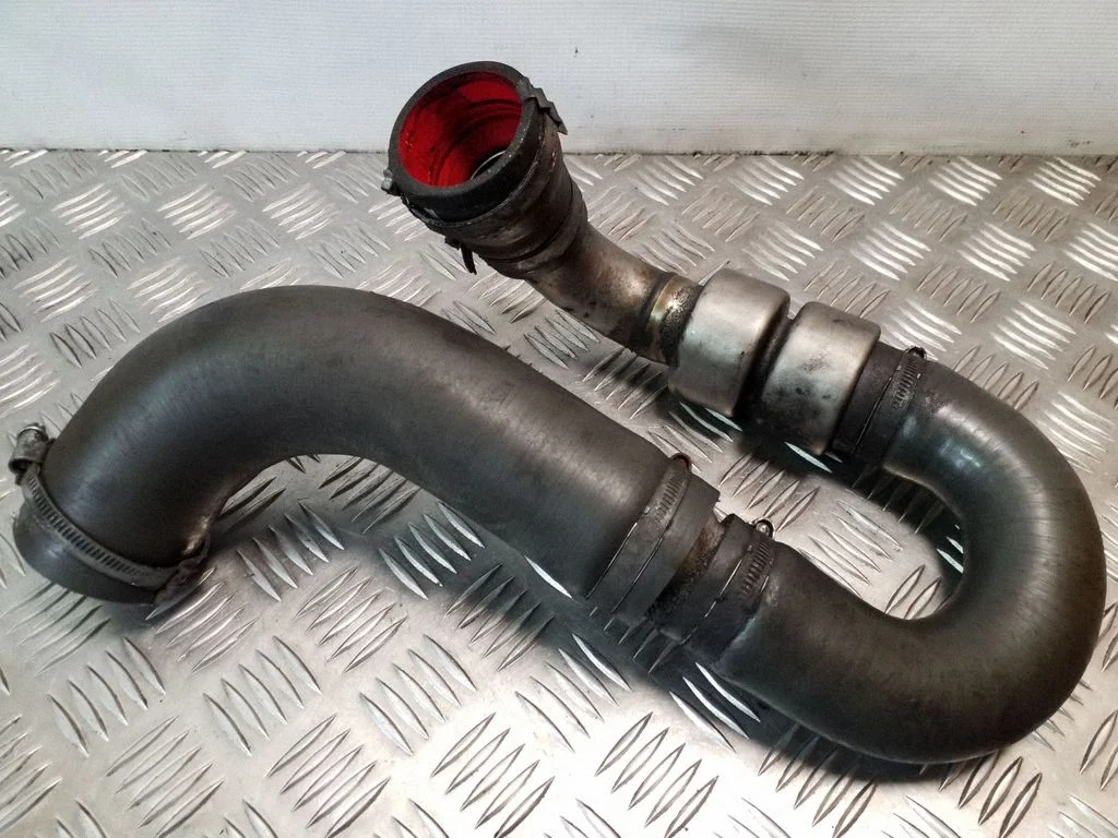 Intercooler hose/pipe