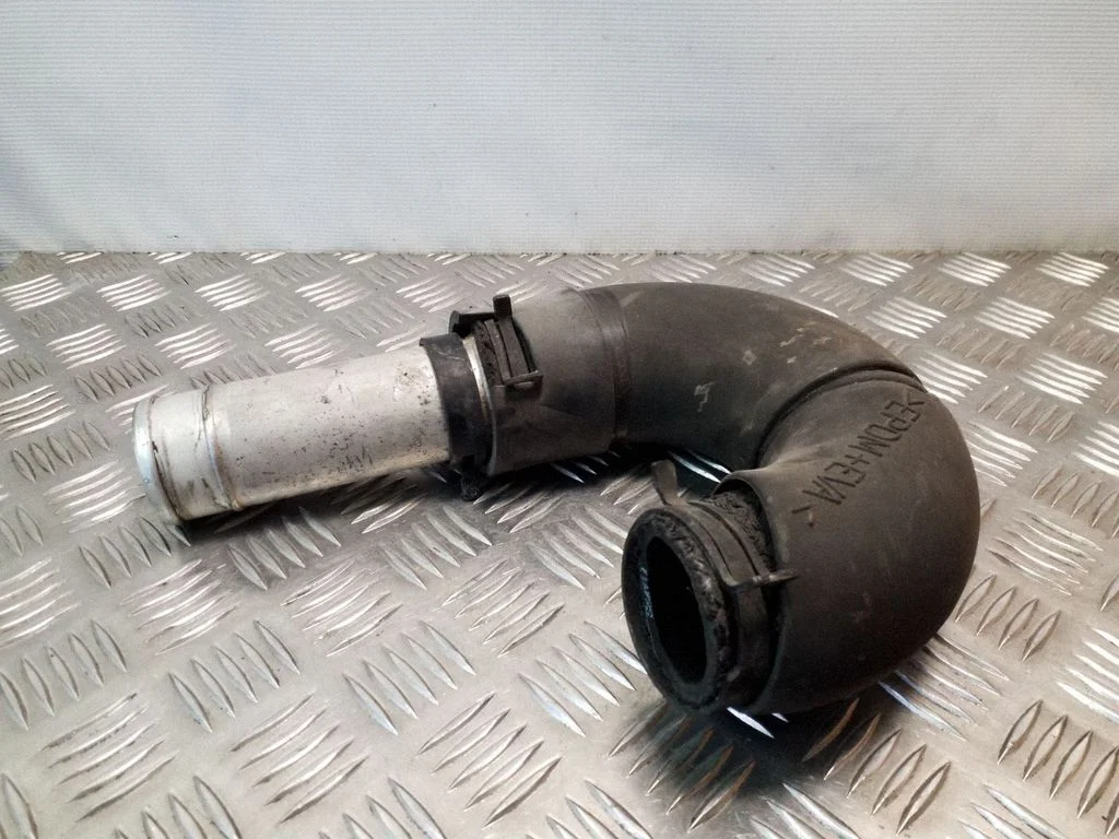 Intercooler hose/pipe