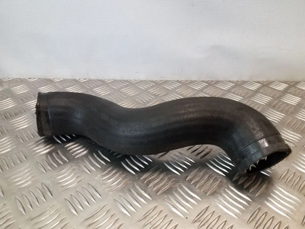 Intercooler hose/pipe – Volvo V70 (2005-2008)