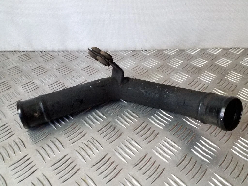 Intercooler hose/pipe