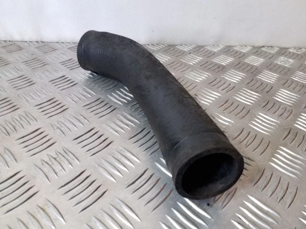 Intercooler hose/pipe