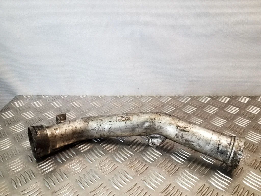 Vahejahuti voolik (-ud)/ toru (-d) – Jeep Grand Cherokee (WK) (2005-2010)