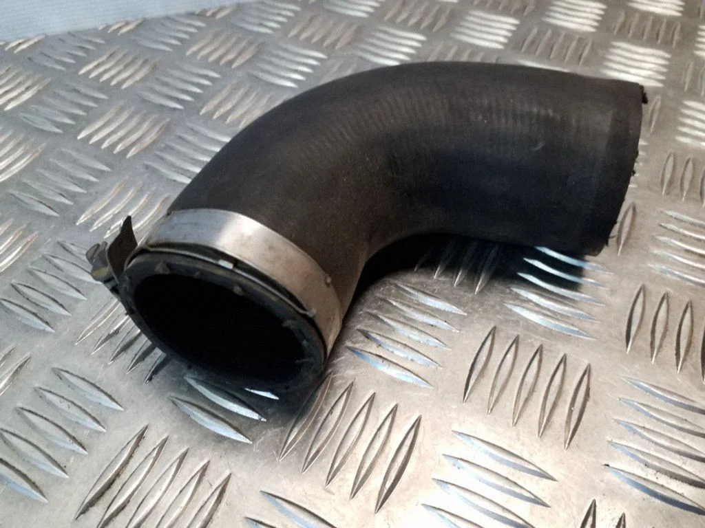 Intercooler hose/pipe