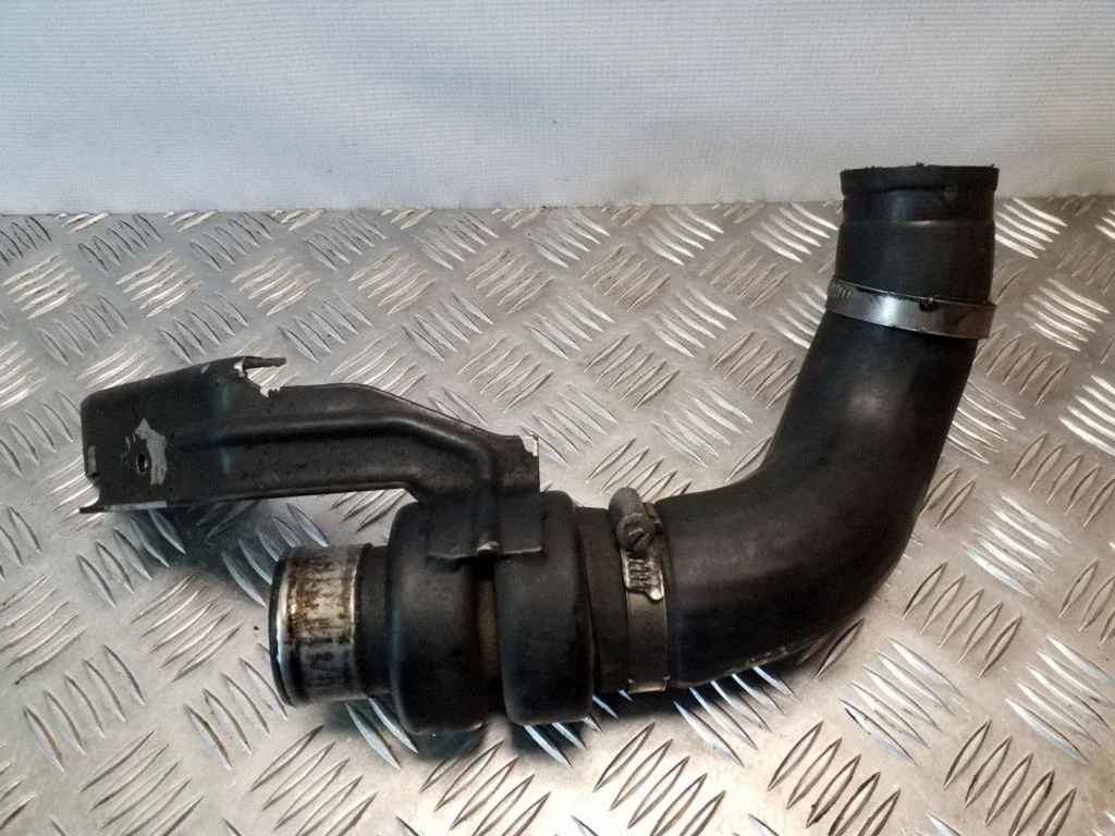 Intercooler hose/pipe