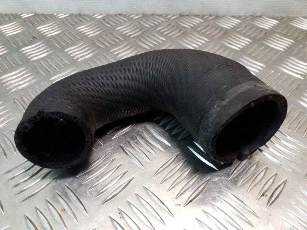 Vahejahuti voolik (-ud)/ toru (-d) – Saab 9-3 Ver2 (2003-2007)