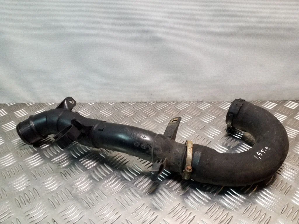 Vahejahuti voolik (-ud)/ toru (-d) 55350916 – Saab 9-3 Ver2 (2003-2007)