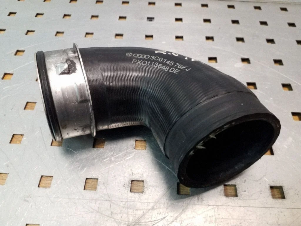 Starpdzesētāja šļūtene (-es)/ caurule (-es) – Volkswagen Passat B6 (2005-2010)