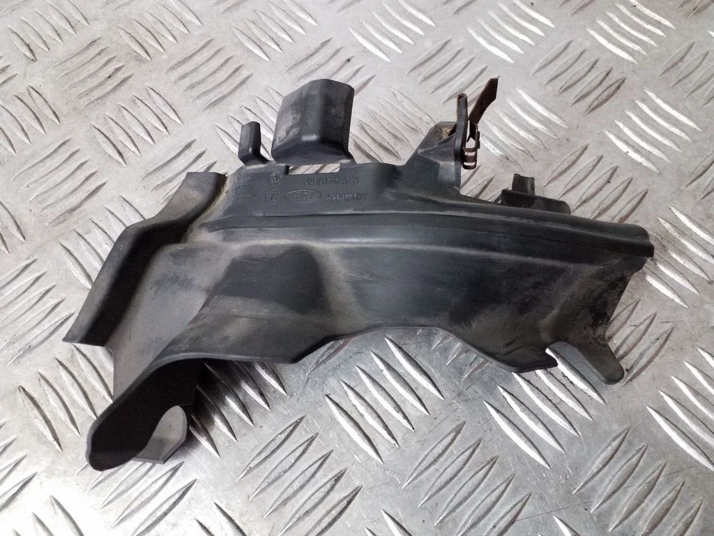 Intercooler air guide/duct channel AM518327A