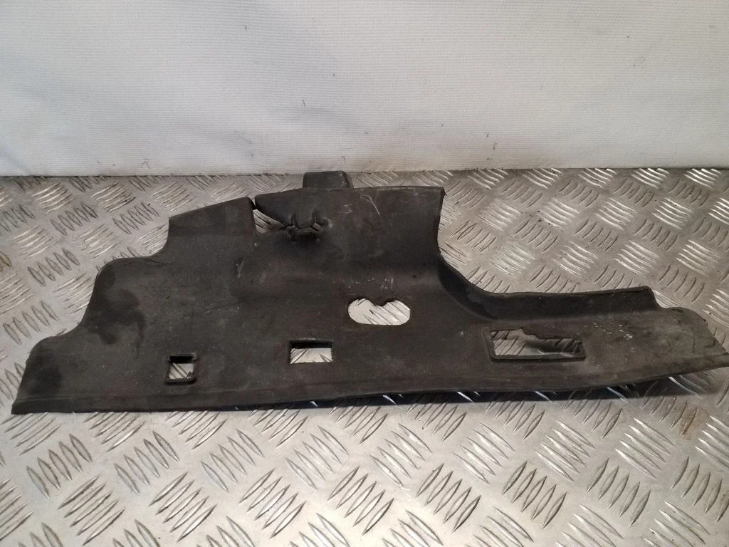 Intercooler air guide/duct channel 52079767AE