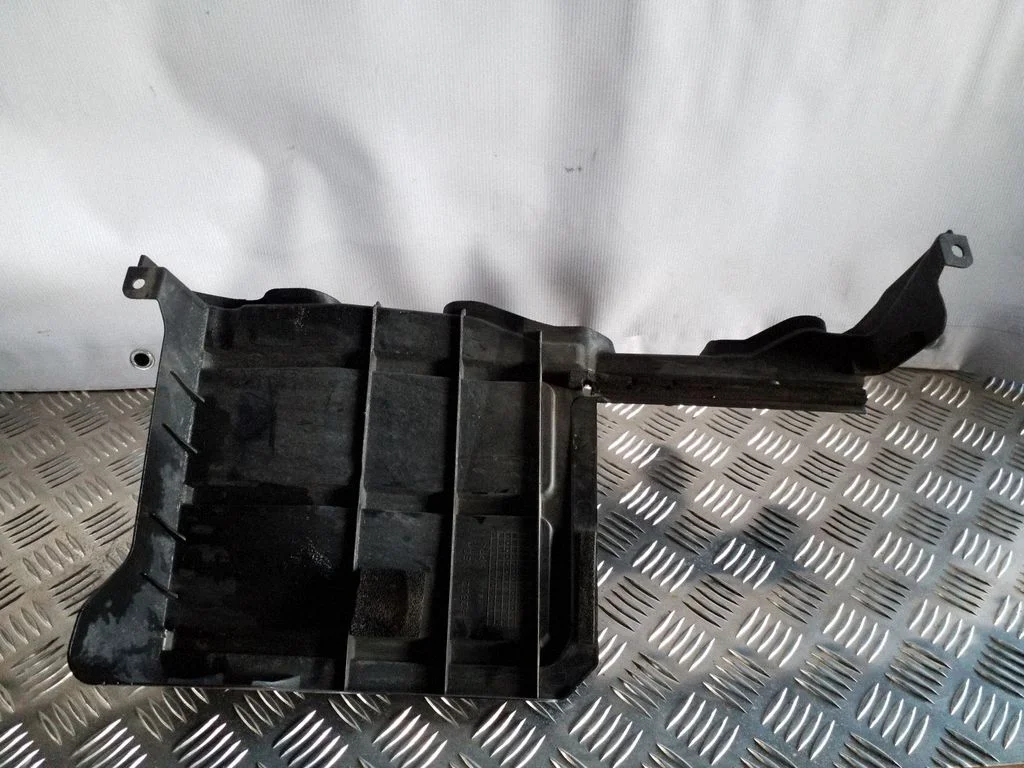 Kierownica powietrza chłodnicy – Nissan Juke I F15 (2010-2018)