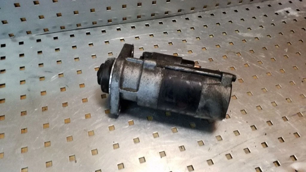 Starter motor 1810A188