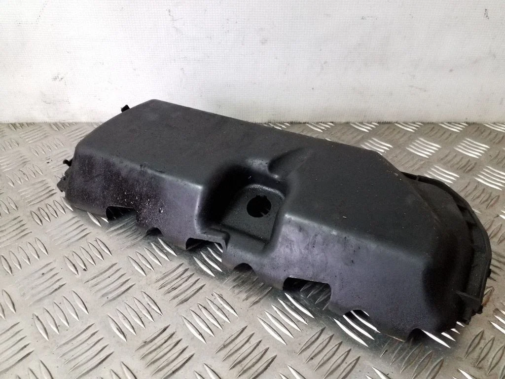 Engine cover (trim) 8200397655
