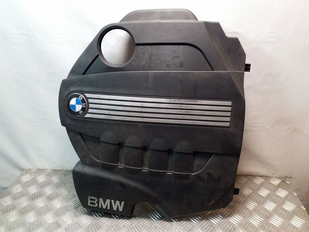 Engine cover (trim) 7797410