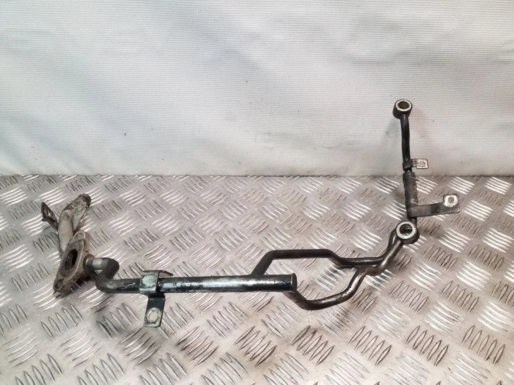 Coolant pipe/hose