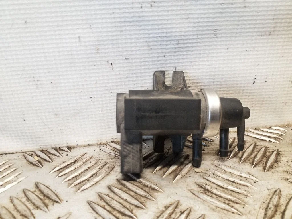 Zawór elektromagnetyczny turbo 1J0906627C