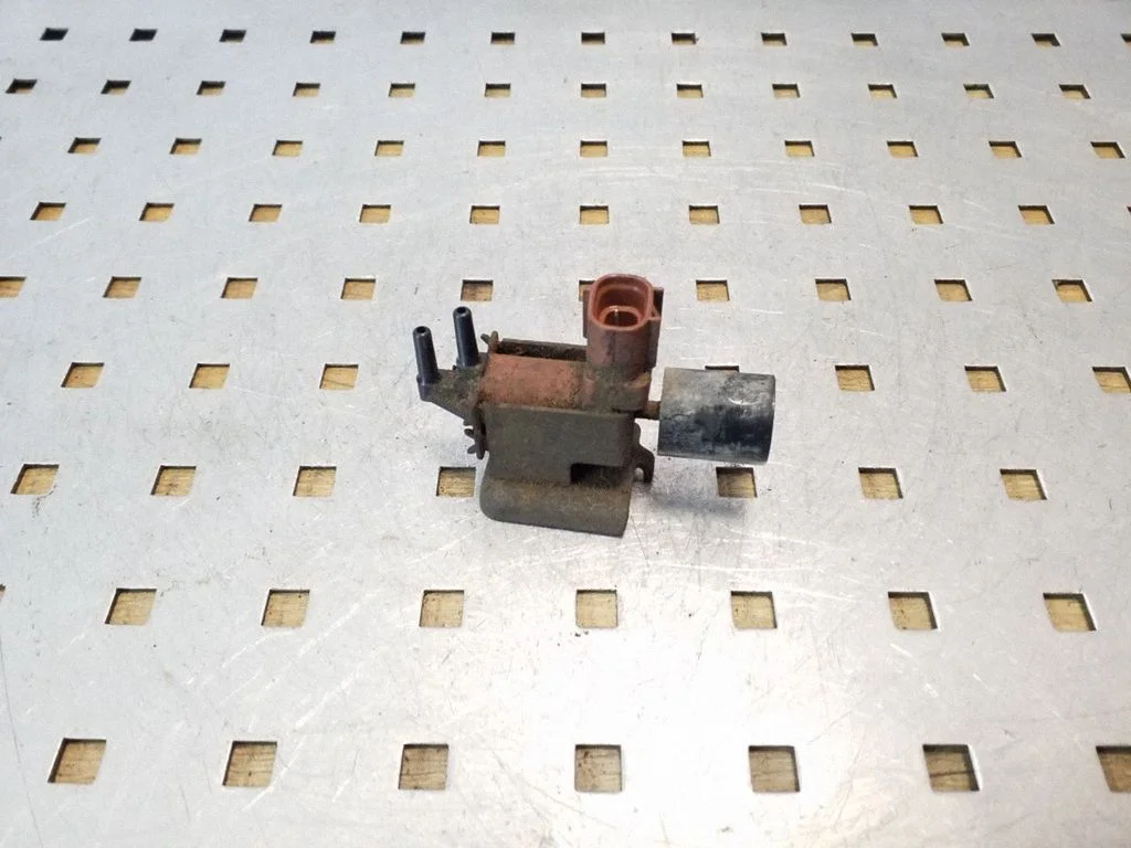 Turbo solenoid valve – Toyota Land Cruiser (J120) (2002-2009)