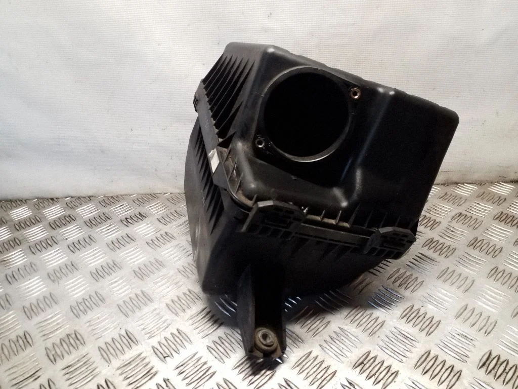 Air filter box