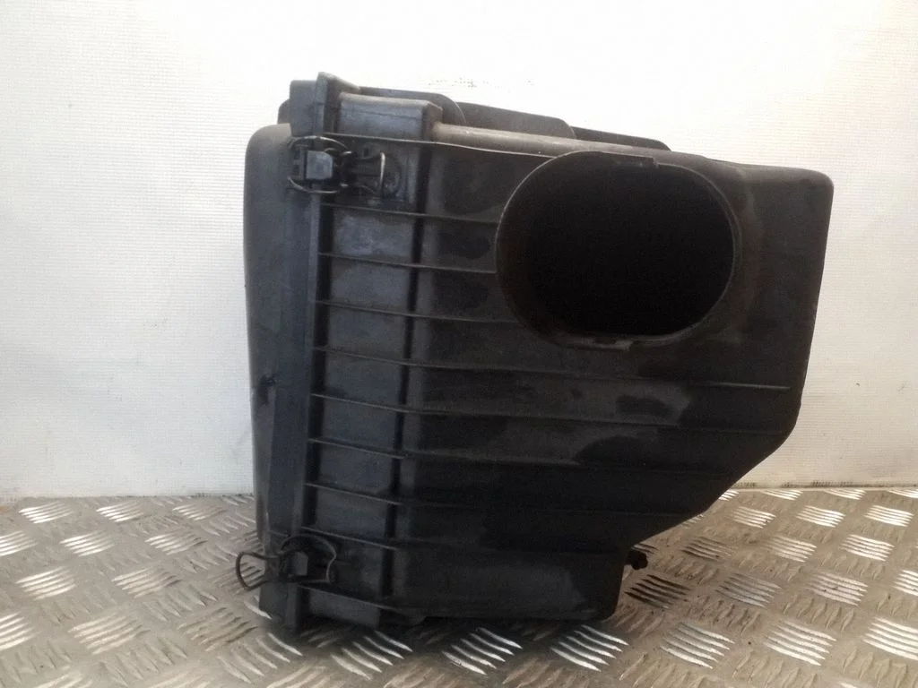 Air filter box