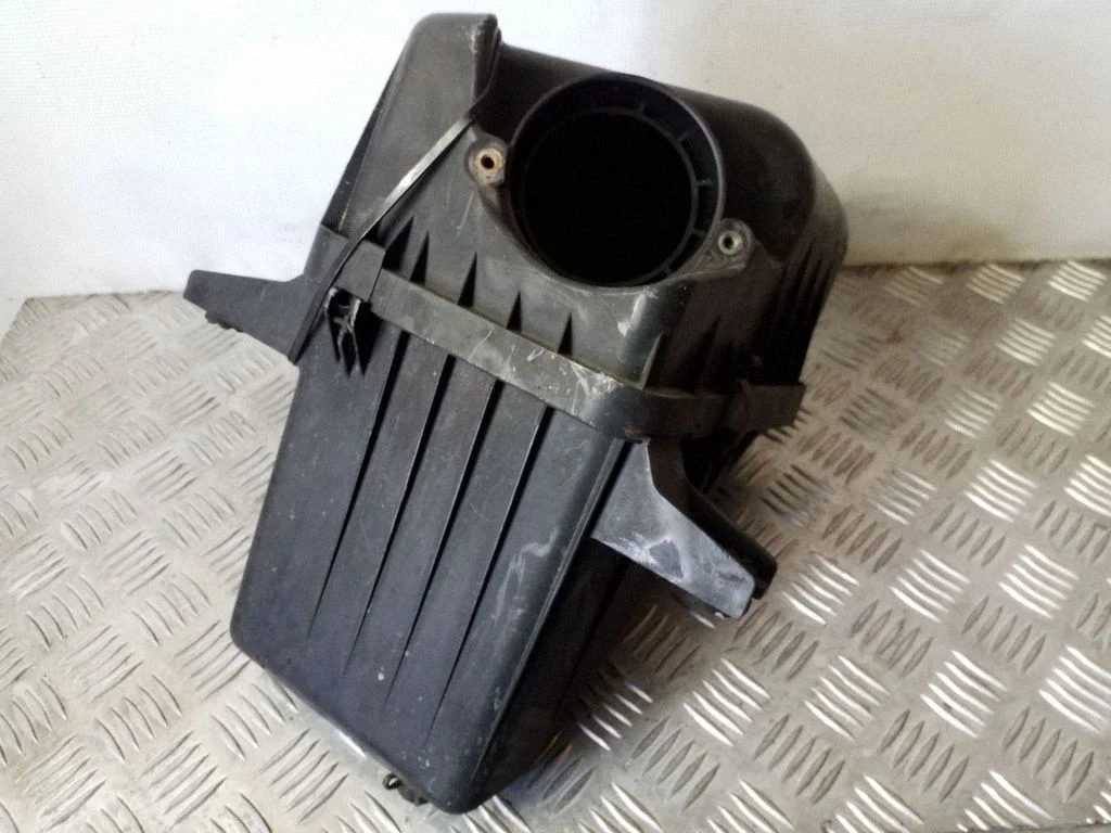 Air filter box 67JA01
