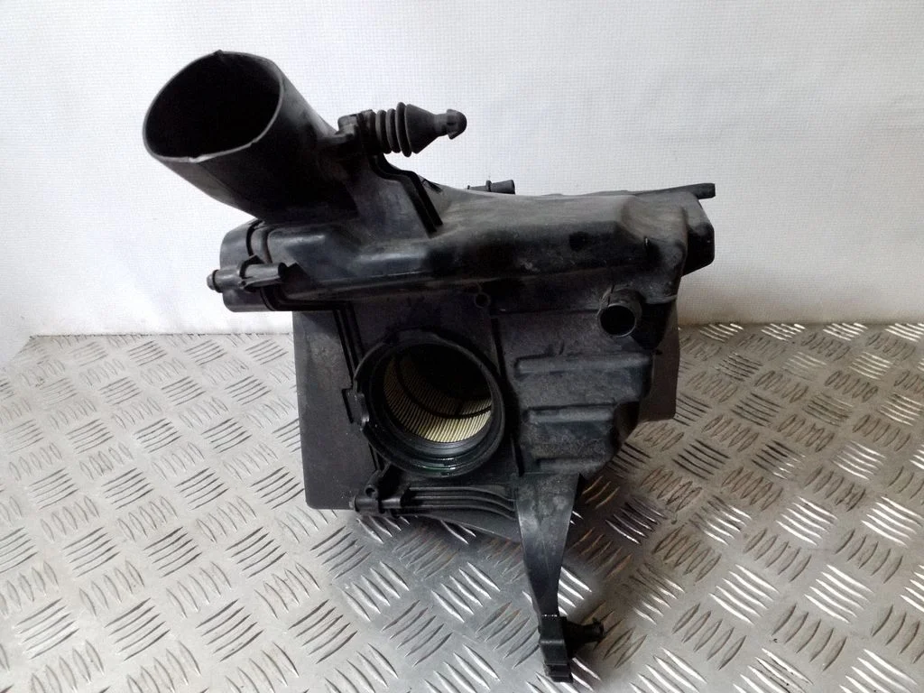 Air filter box AV619600CE