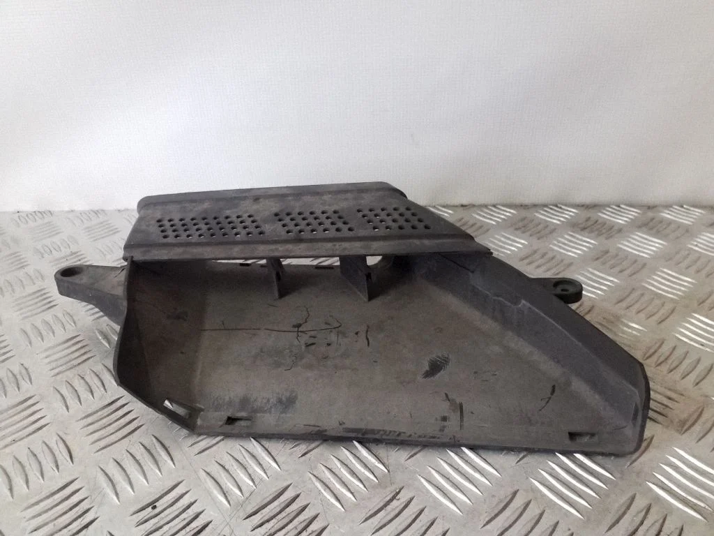 Air intake duct part – Audi A5 Sportback 8TA (2009-2016)