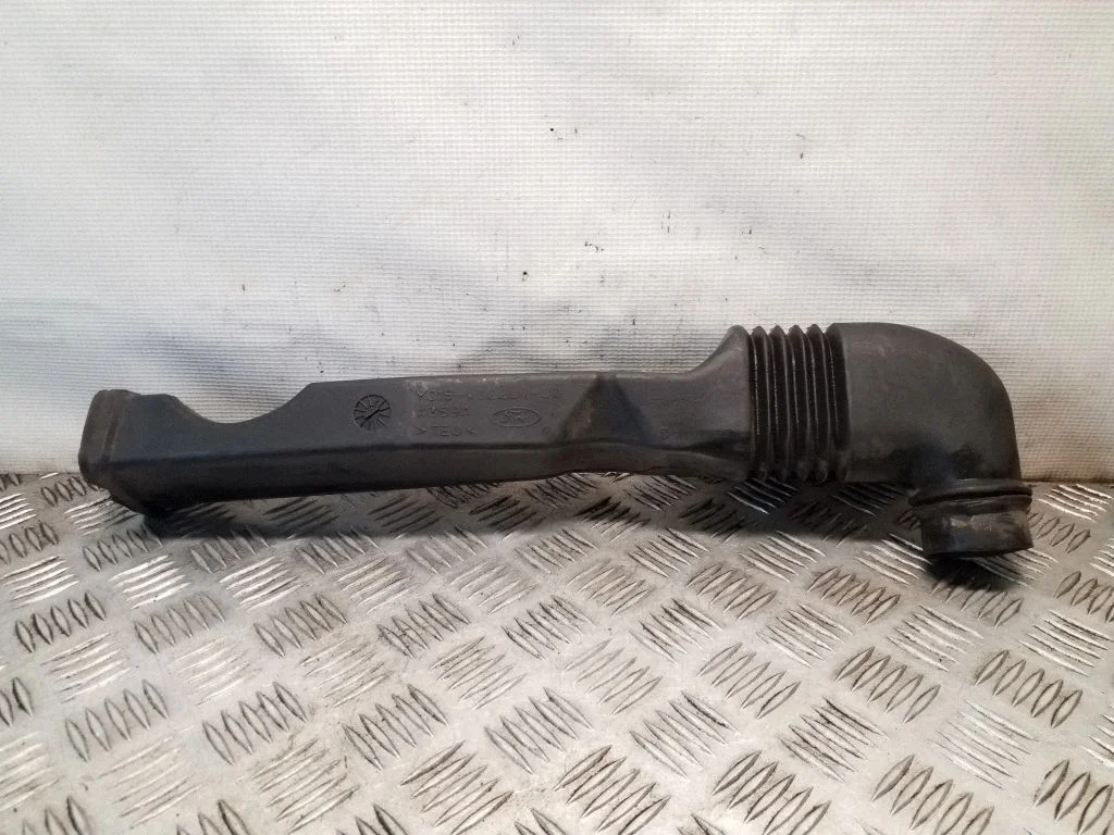 Część kanału dolotowego YC15V02207CC