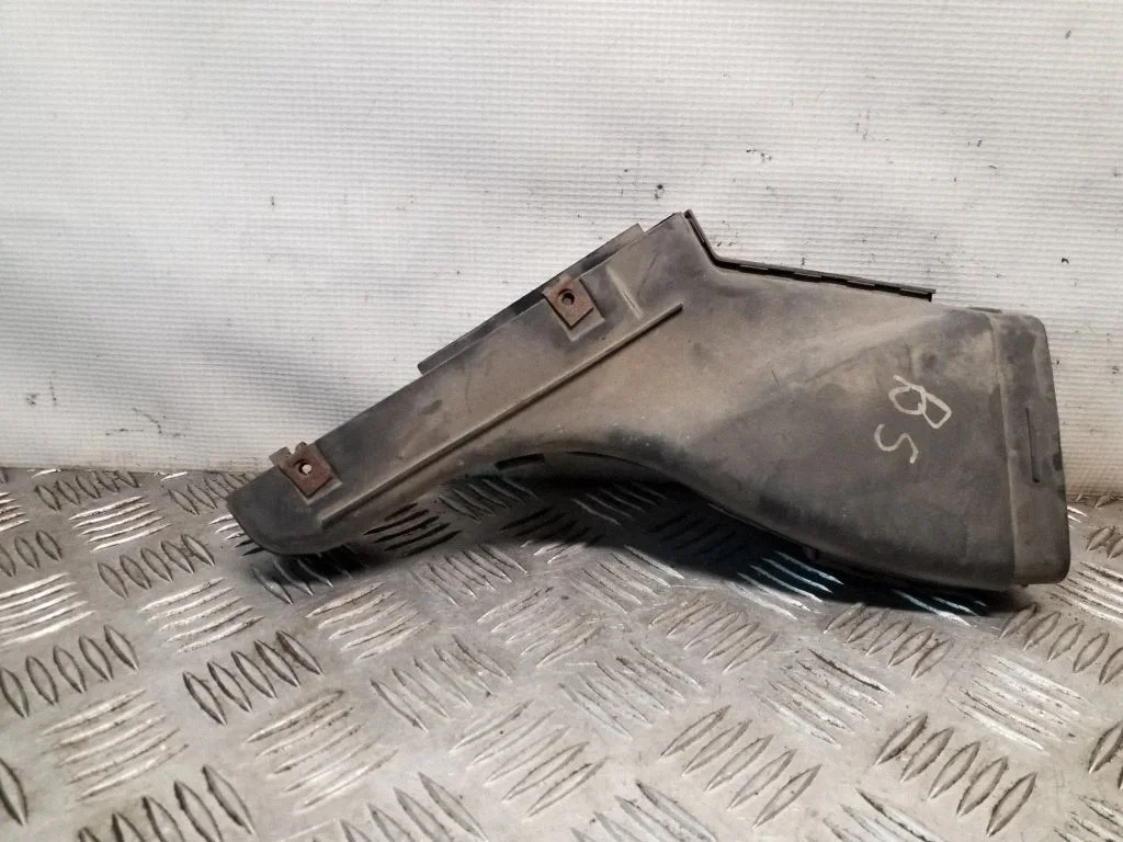 Air intake duct part – Volkswagen Passat B5 (1997-2000)